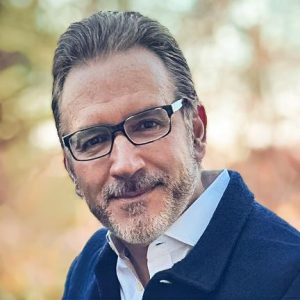 Glenn-Llopis-Headshot